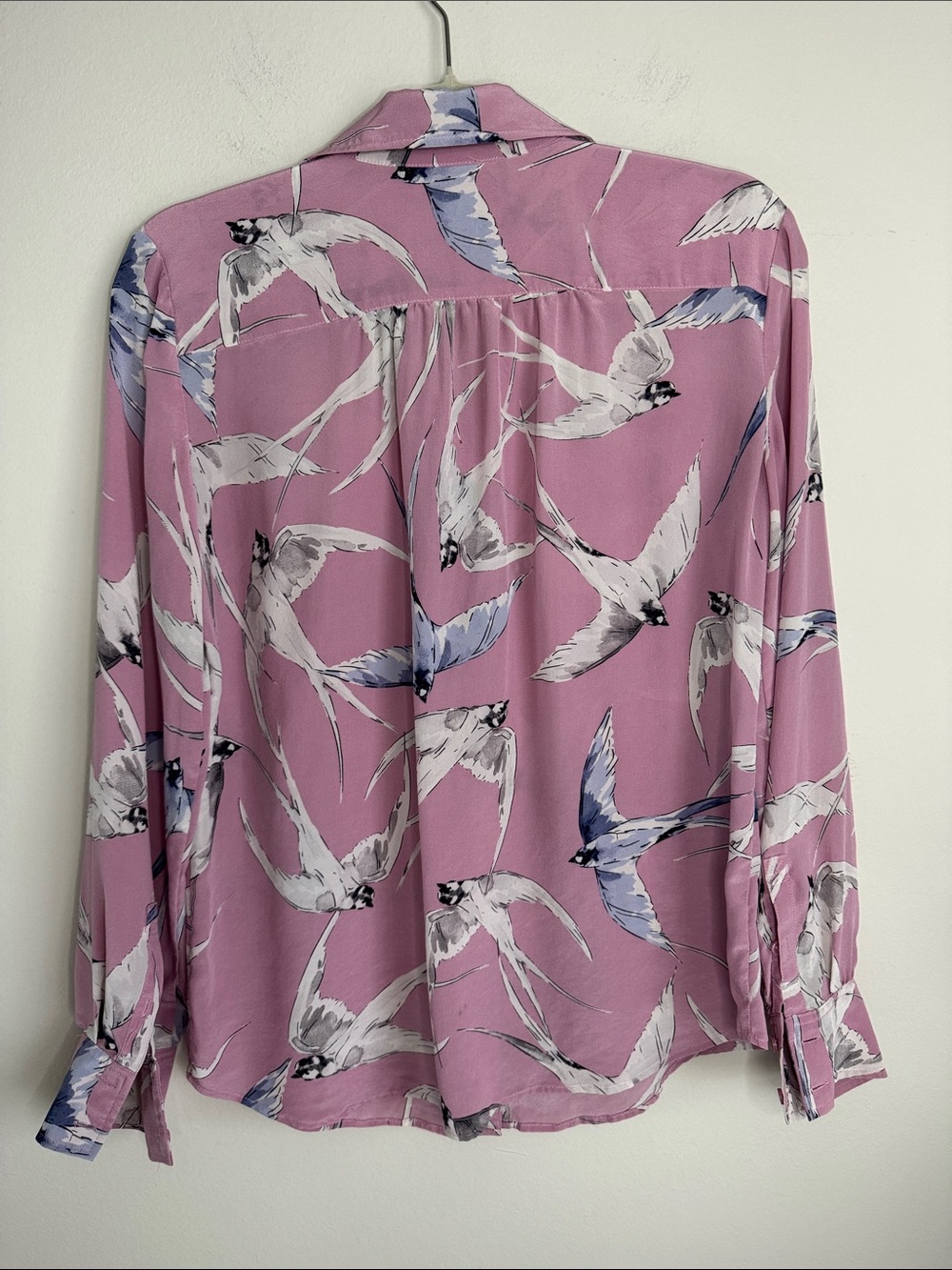 Ann Taylor 100% Silk Bird Print Button Front Blouse Pink Long Sleeve , size S - Picture 8 of 8